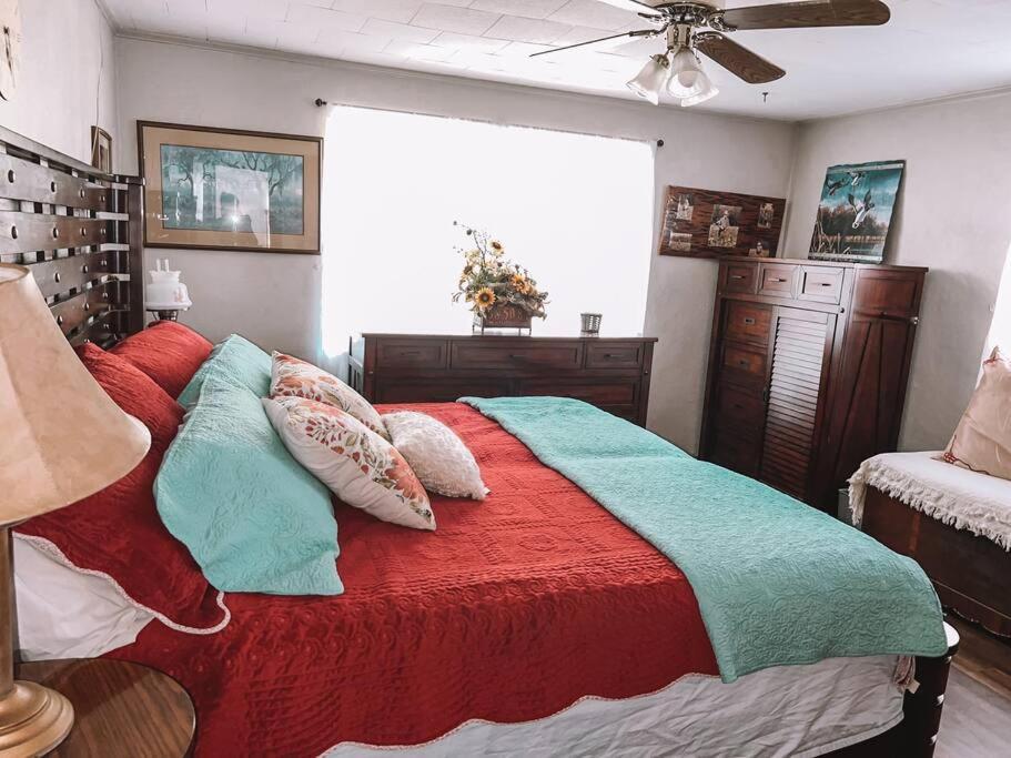 Quiet Farmhouse In The Country Close To Major Theme Parks Ridge Manor ภายนอก รูปภาพ