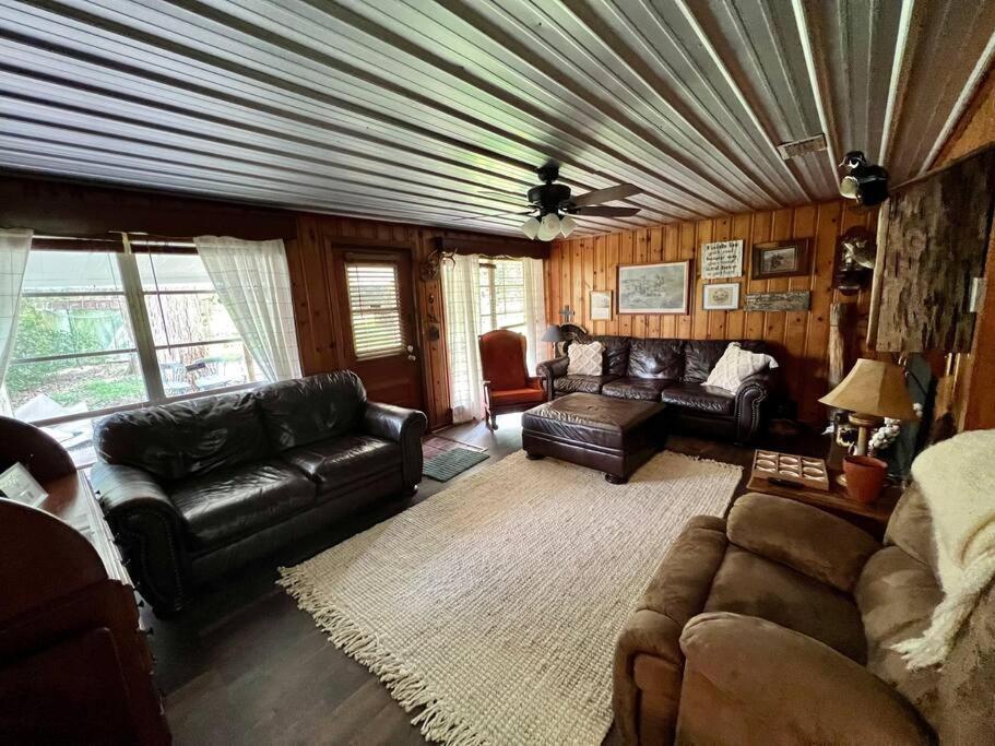 Quiet Farmhouse In The Country Close To Major Theme Parks Ridge Manor ภายนอก รูปภาพ
